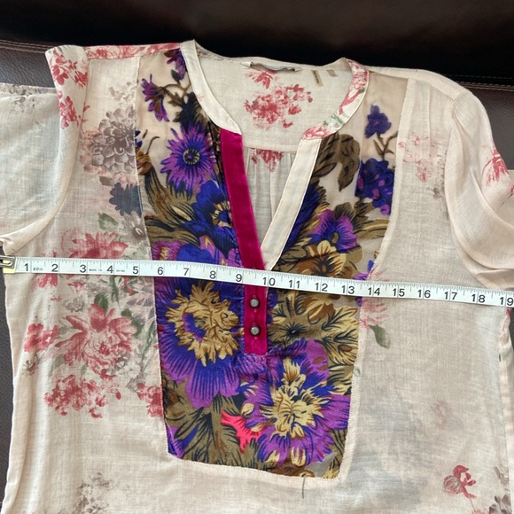 Gorgeous blouse from Soft Surrounding! Floral print, long sleeves, size XS. - Picture 6 of 11